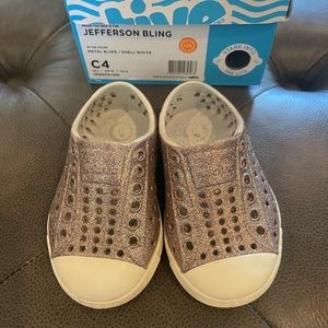 Native Jefferson Metal Bling Girls Shoes size C4 - great used condition